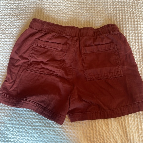 Old navy shorts - Picture 2 of 3